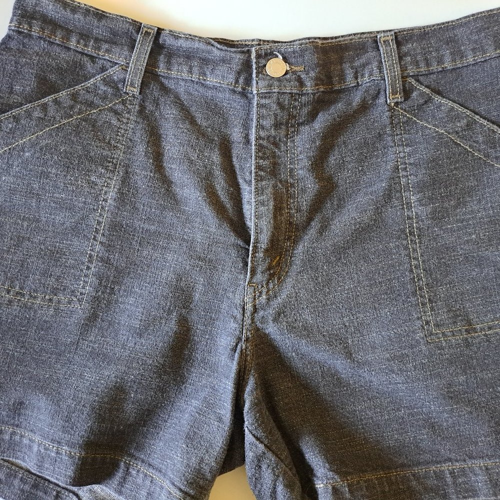 Levi's shorts size 14 black denim 5 inch inseam great condition